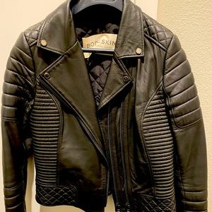 Bodaskins 100% sheepskin leather jacket.